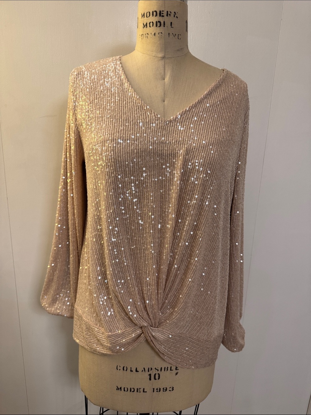 Cable & Gauge Blush Sequin Twist-Front V-Neck Long-Sleeve Top